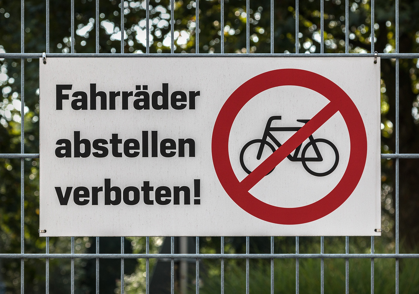 das abstellen von fahrräder ist verboten