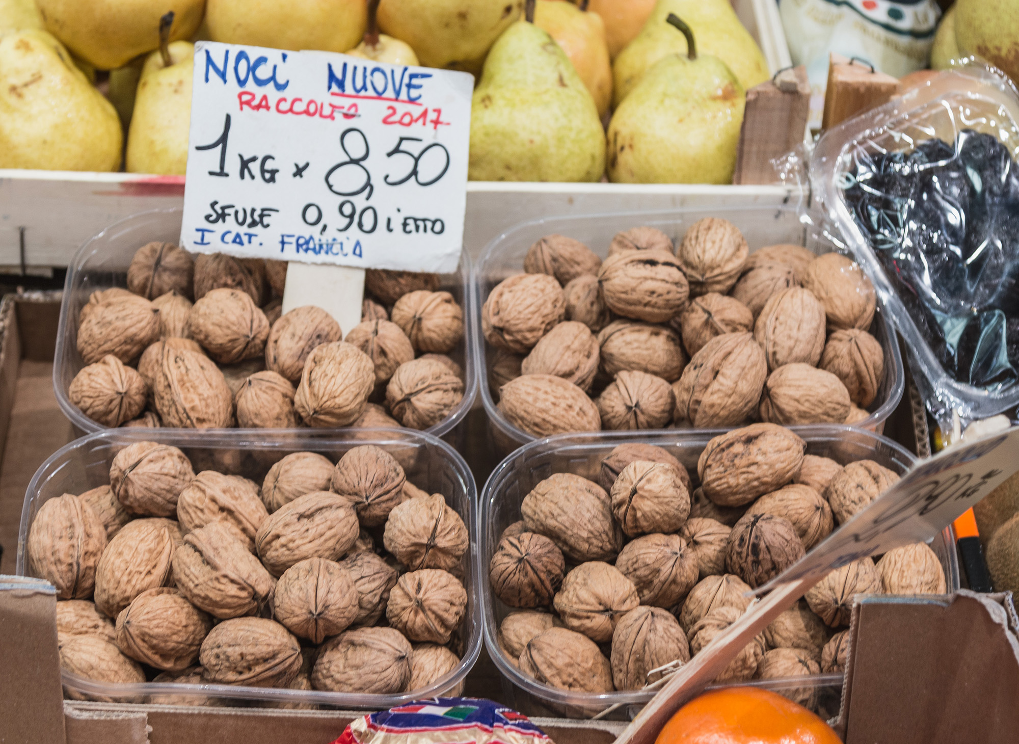 Walnuss Verkauf italienischer Markt Wagrati