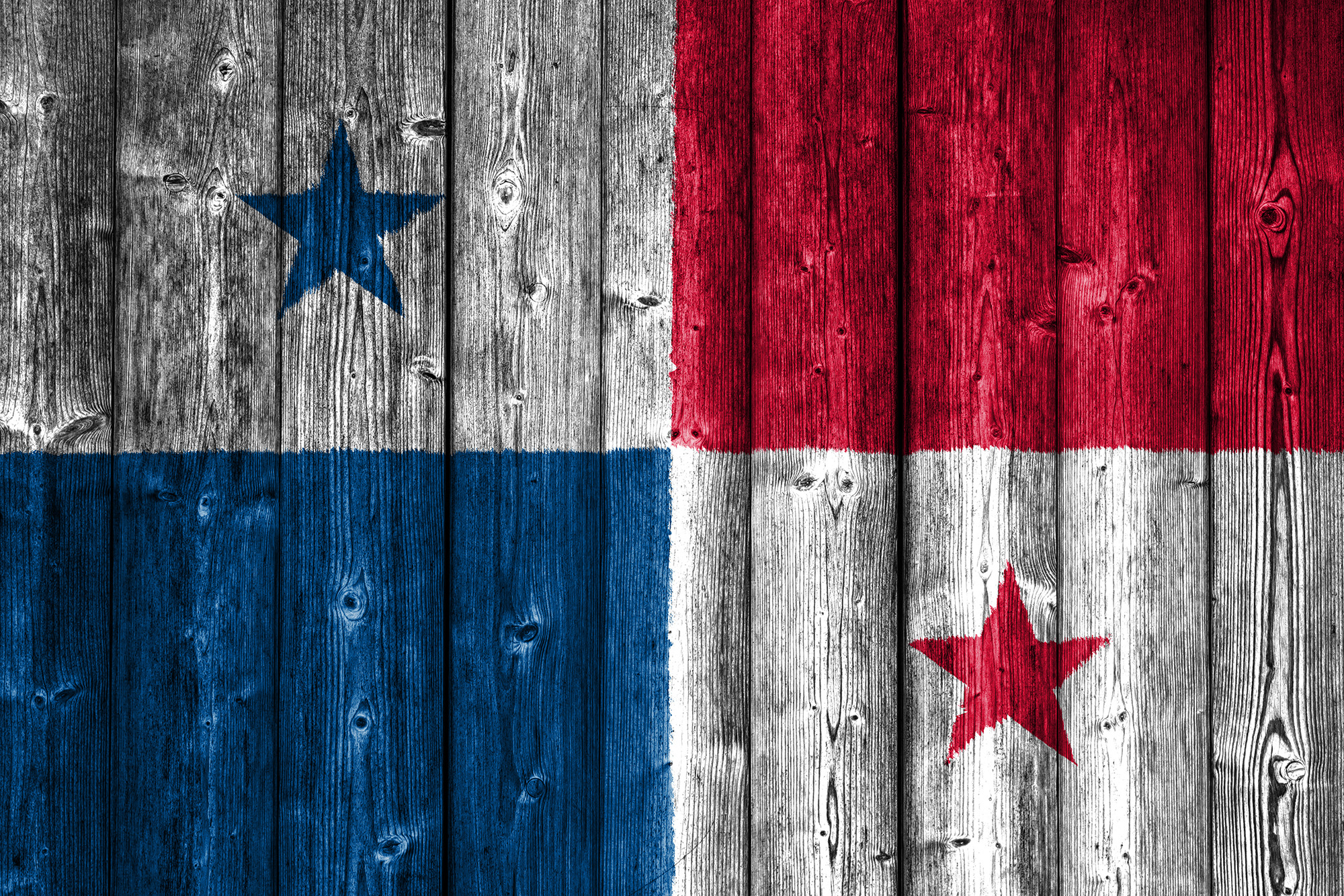 flag-of-panama-on-wood-wagrati